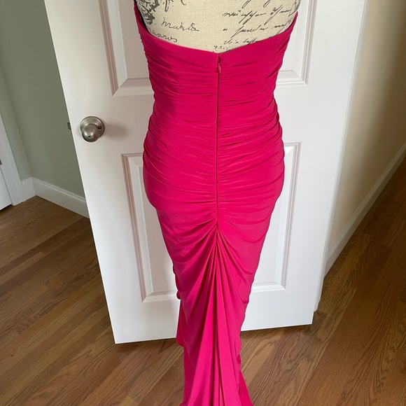 Badgkey Mischa gown, fuschsia, ruffles, sequins strapless, size 4 - Picture 5 of 7